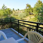 Ξενοδοχείο με διαμερίσματα Zako 4*