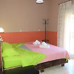 Ξενοδοχείο με διαμερίσματα Zako 4*